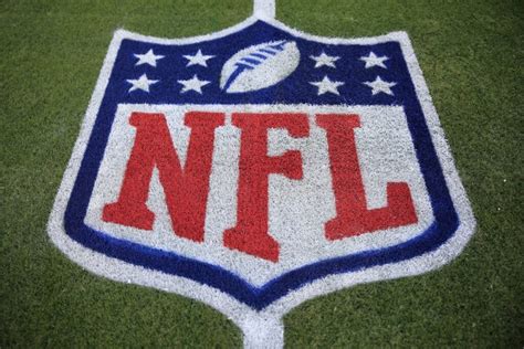 NFL Salaries: What Is the Lowest Salary You Can。